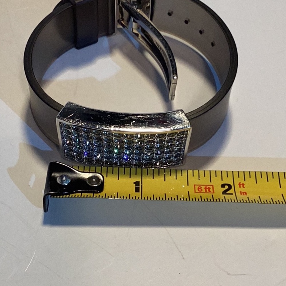Swarovski, 72 crystals sparkle on rubberized bracelet band,stainless steel clasp - Picture 11 of 14